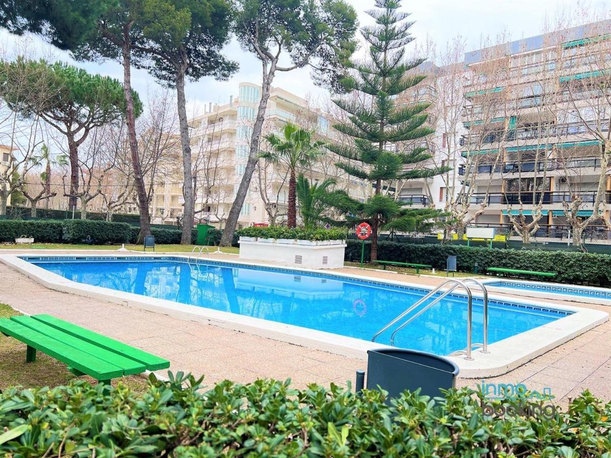 Sun Beach Gisamar Салоу Екстериор снимка