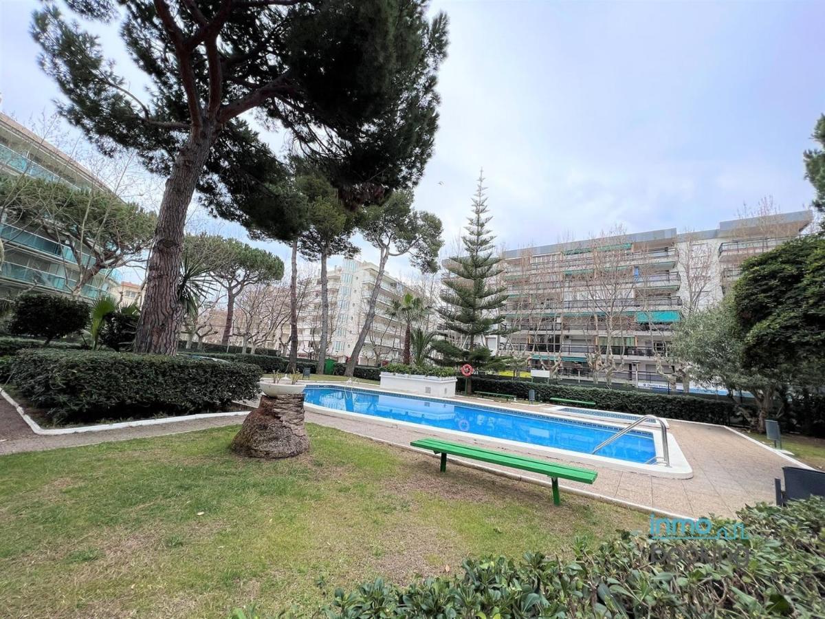 Sun Beach Gisamar Салоу Екстериор снимка
