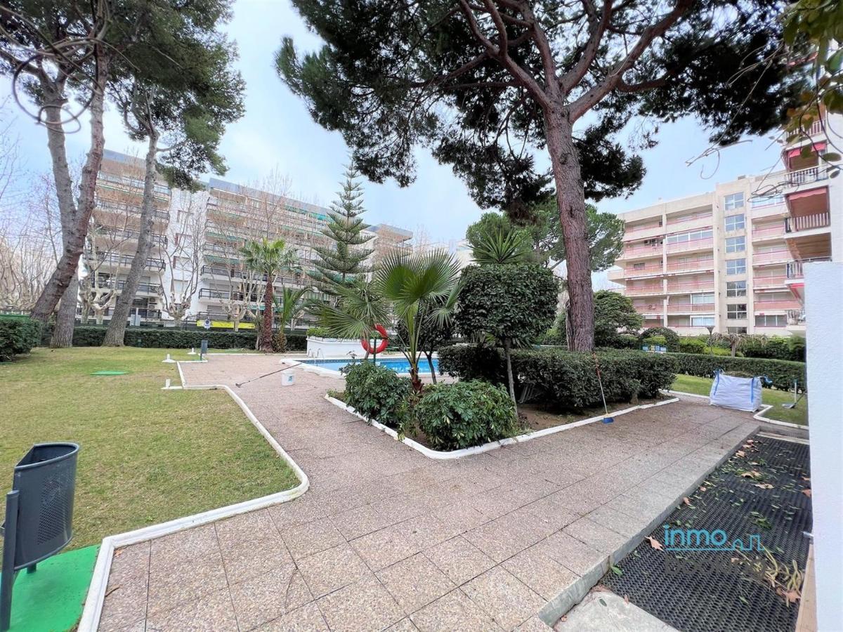 Sun Beach Gisamar Салоу Екстериор снимка
