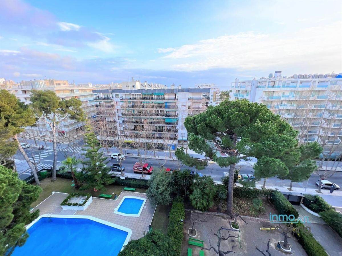 Sun Beach Gisamar Салоу Екстериор снимка