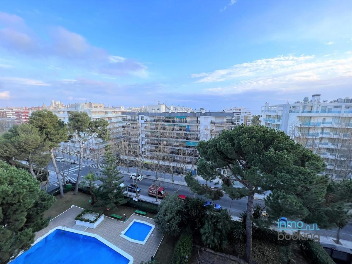 Sun Beach Gisamar Салоу Екстериор снимка