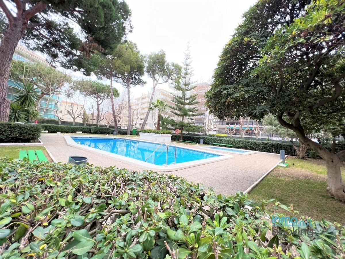 Sun Beach Gisamar Салоу Екстериор снимка
